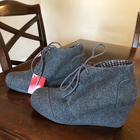 Hot Tomato Shoes - Gray Wool Wedges